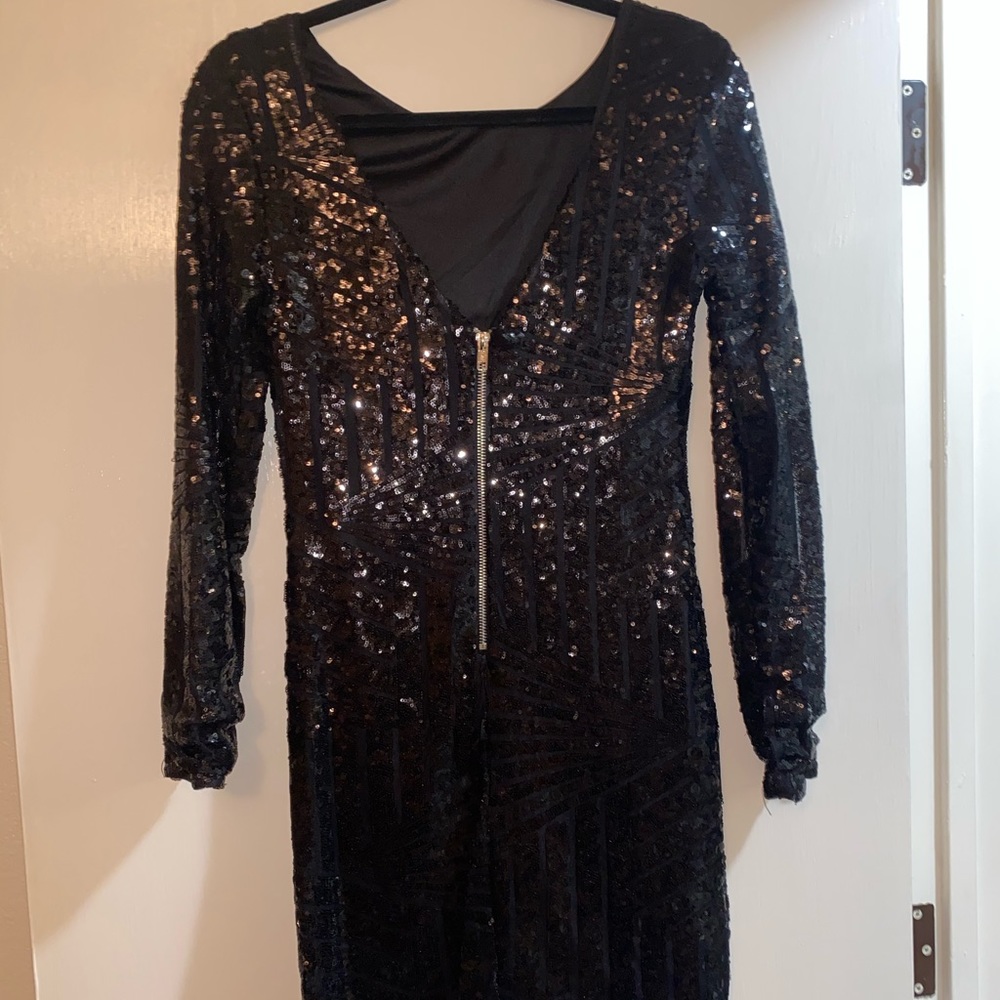 Tight fitted sequence dress - Picture 3 of 3